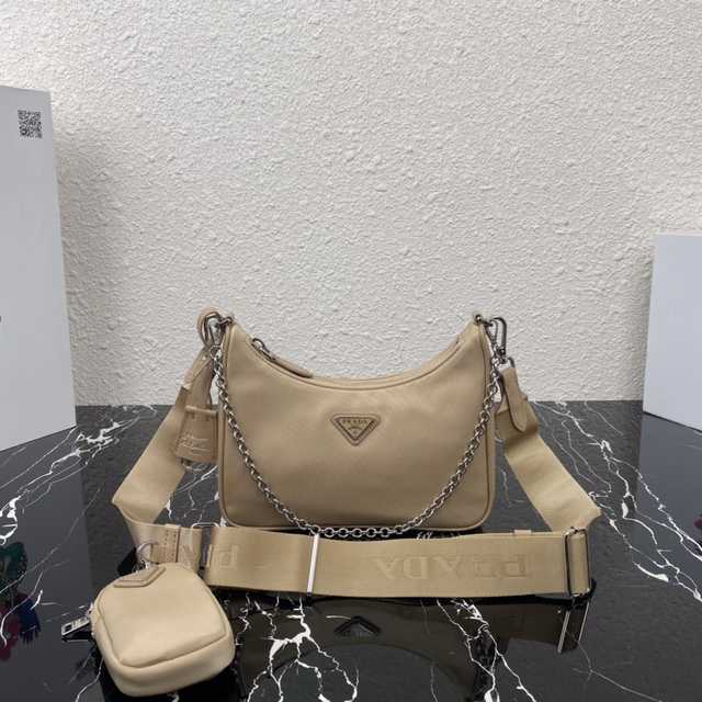 1BH204 Nylon Hobo 22 v1