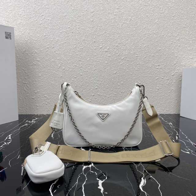 1BH204 Nylon Hobo 22 v1