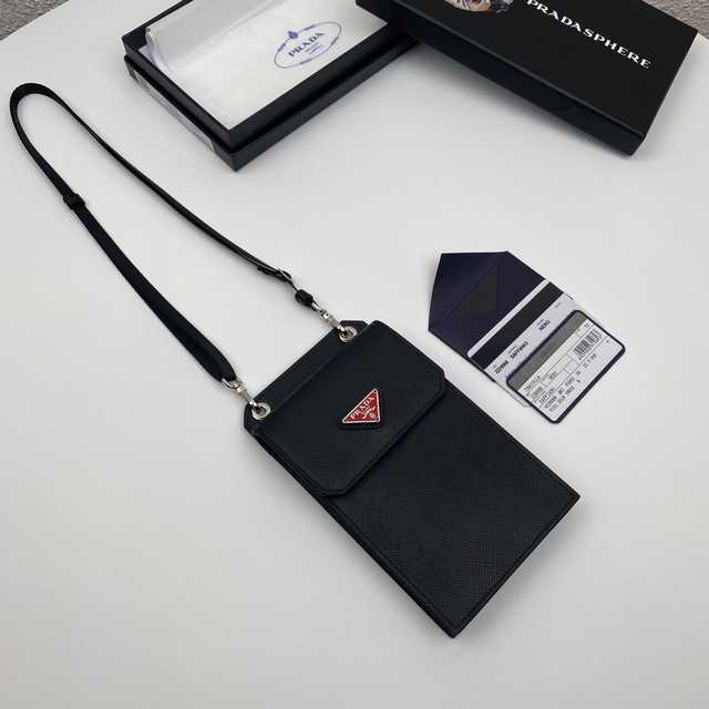2ZH068 Prada 19