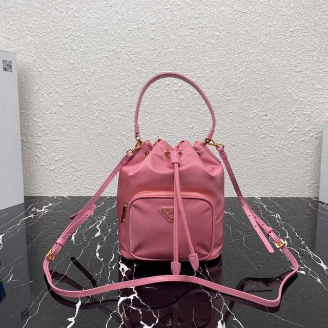 1N1864 Prada 23