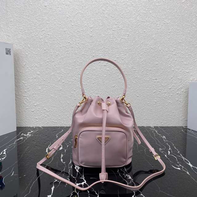 1N1864 Prada 23