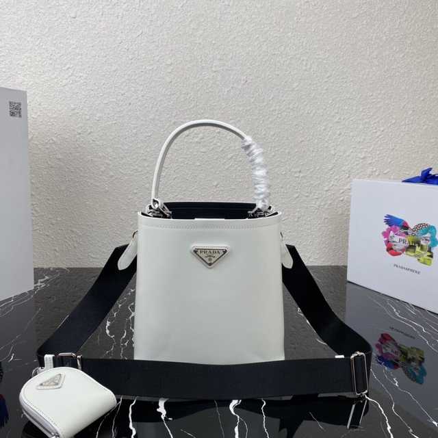 1BA319 Prada 20