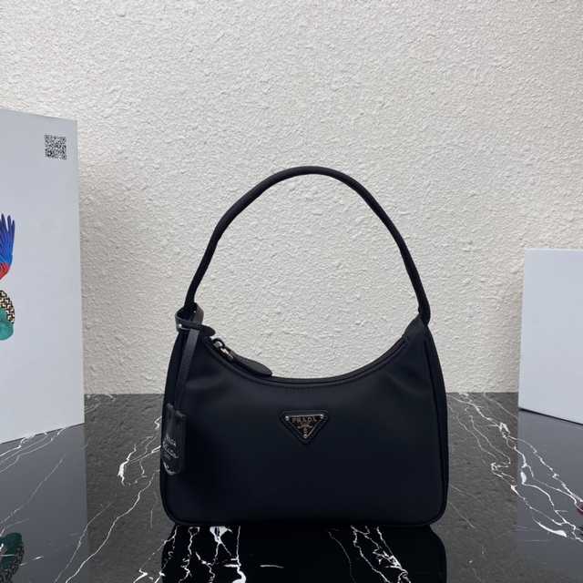 1NE515 Prada 23