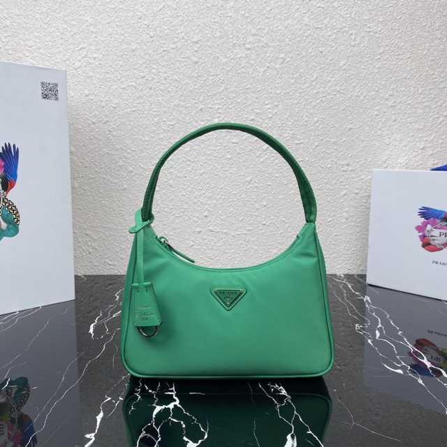 1NE515 Prada 23
