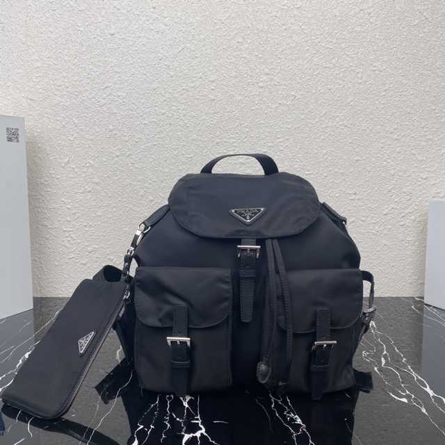 1BZ811 Prada 32