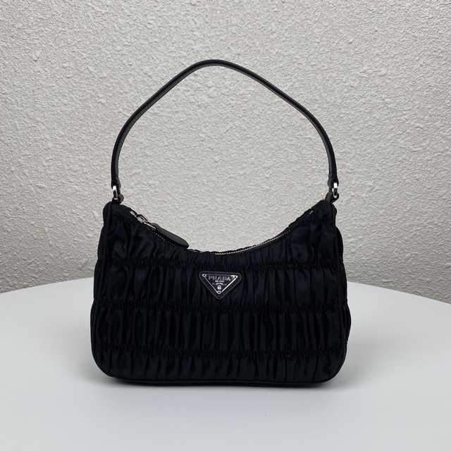 1NE204 Prada 22