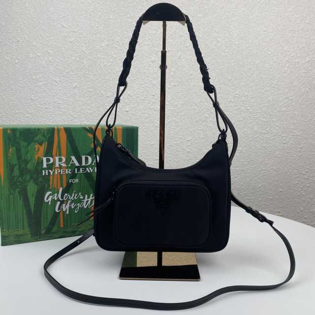 1BC123 Prada 23