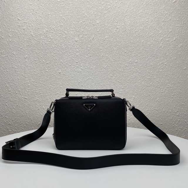 2VH069 Prada 22