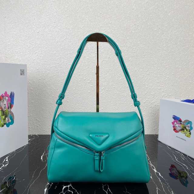 1BC165 Prada 32