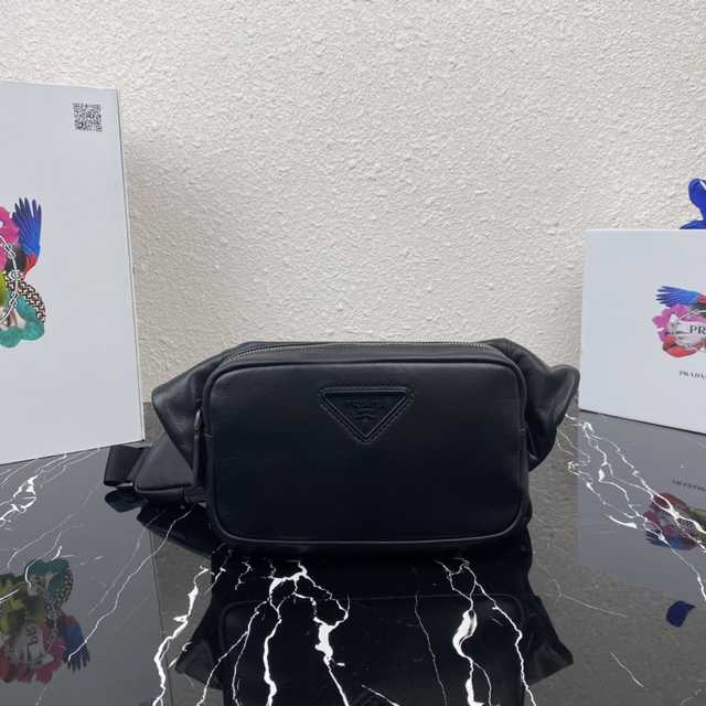 2VH127 Prada 22