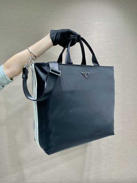 2VG090 Prada 40