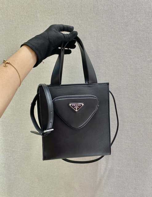 1BG418 Prada 22