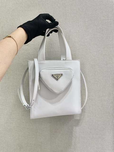1BG418 Prada 22