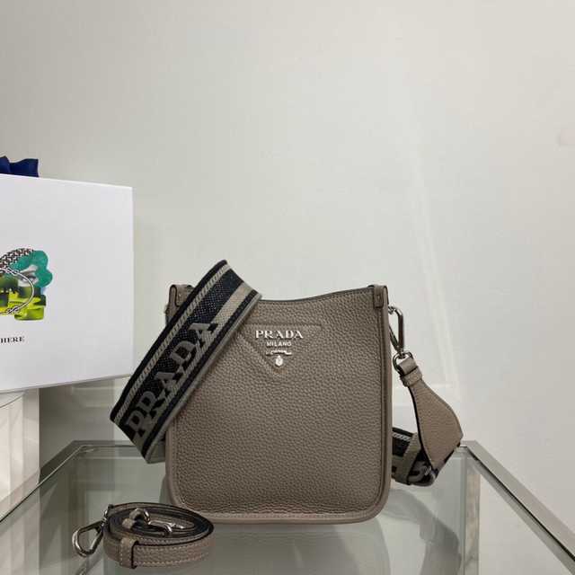 1BH191 Prada 20