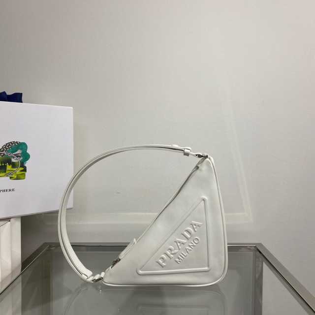 1NQ043 Prada 26