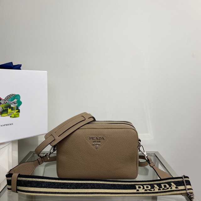 1BH082 Prada 22