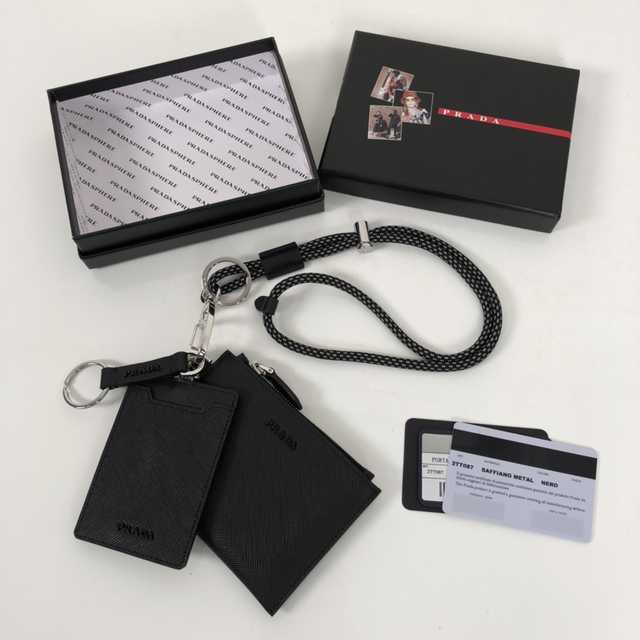 1TT087 Prada 22