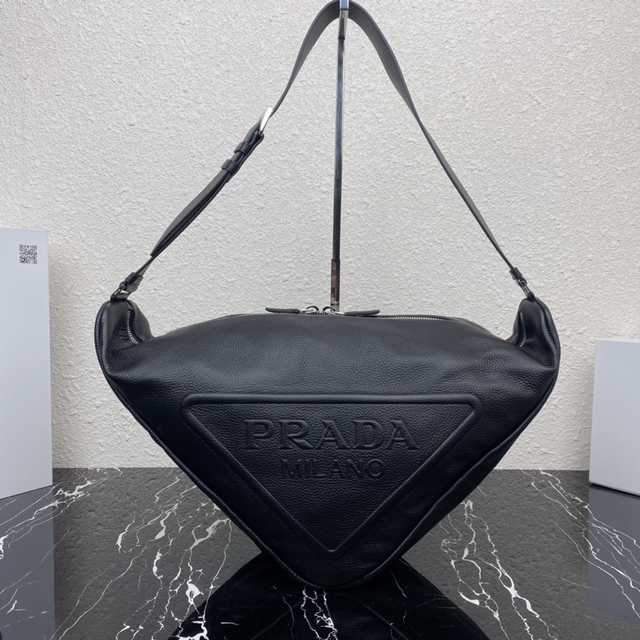 2VY007 Prada 31