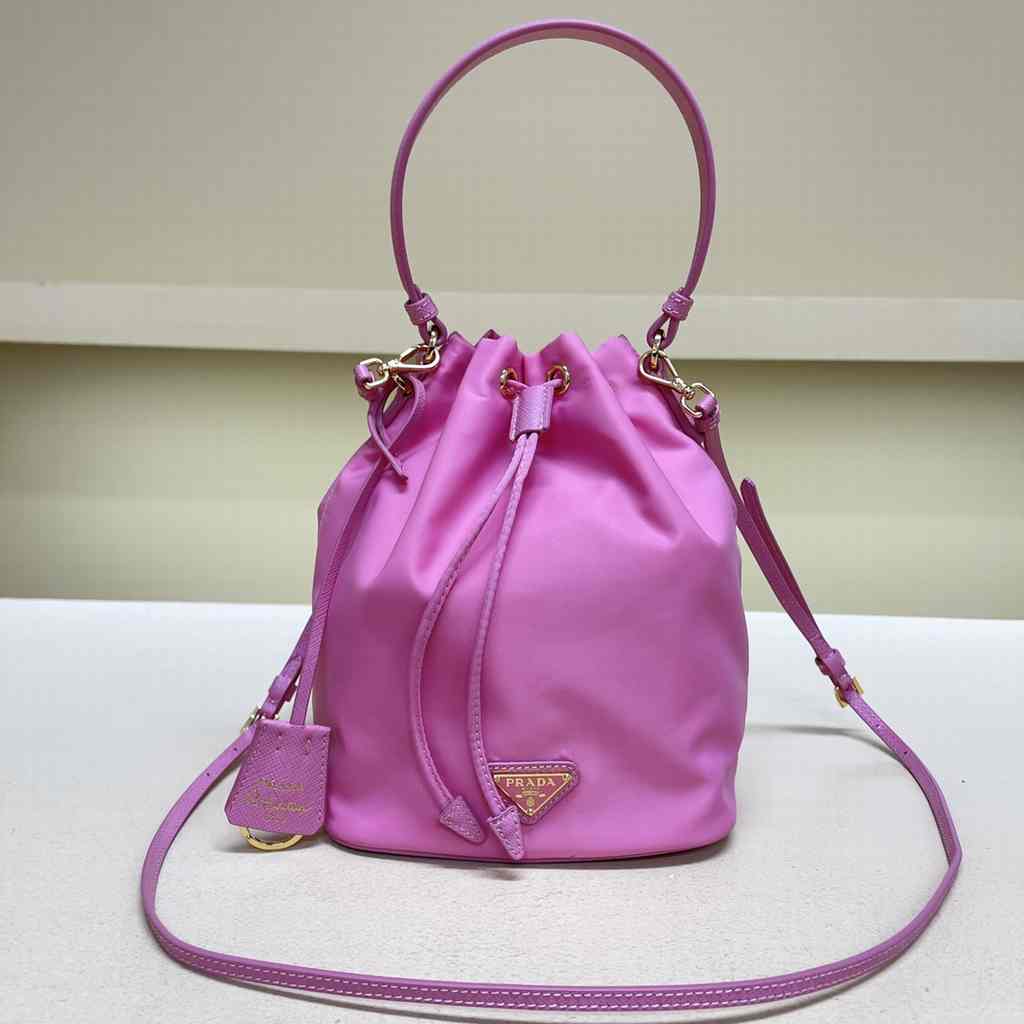 1BE067 Re-Edition 1978 Re-Nylon 19
