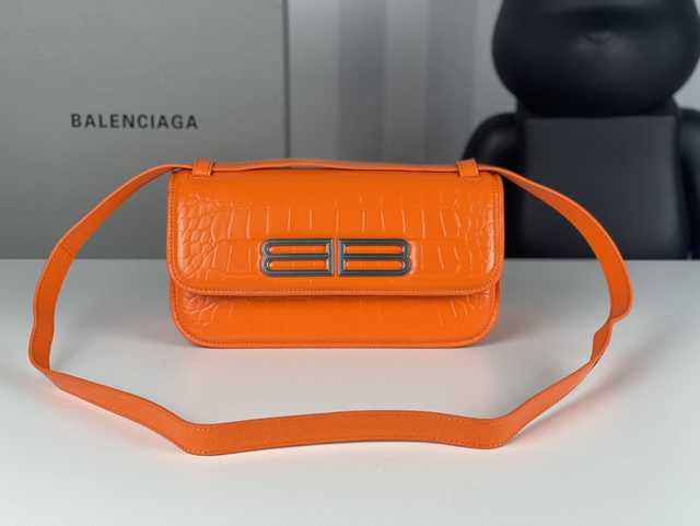 BA707 Gossip S 23