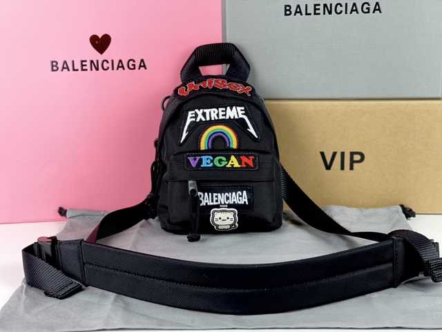 BA409 Backpack 18
