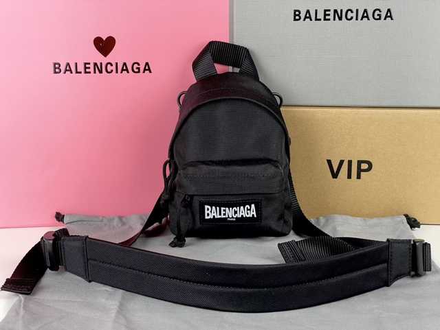 BA409 Backpack 18