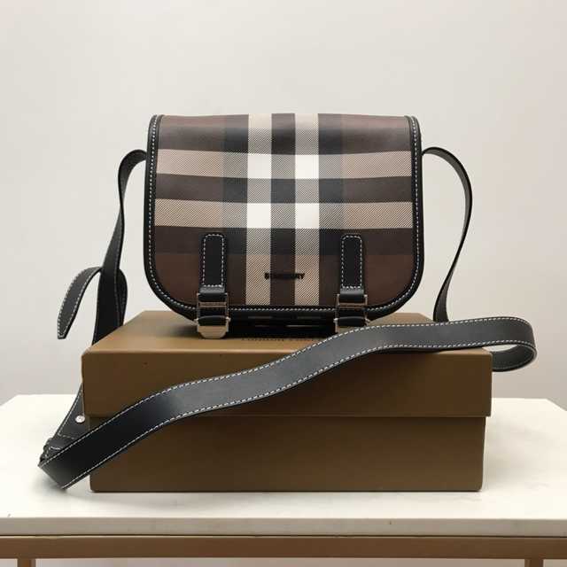 80365521 Burberry Messenger 22