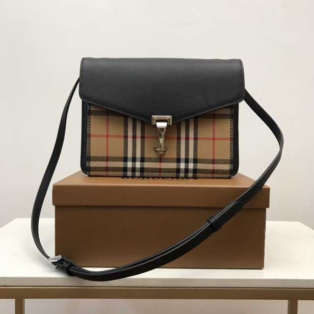 39808261 Burberry House 24