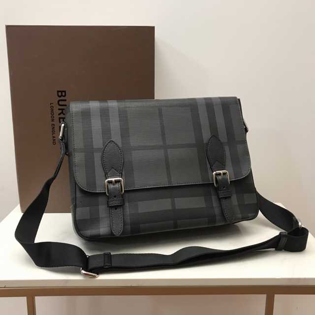 Burberry Messenger 32