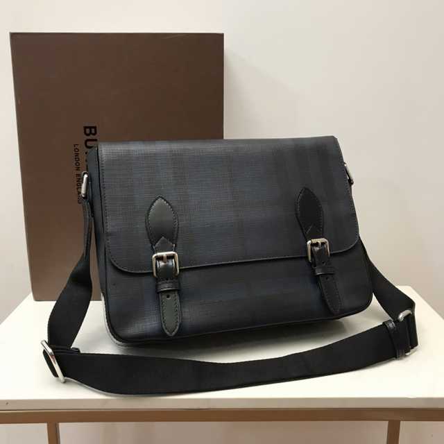 Burberry Messenger 32