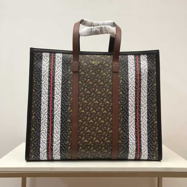 Burberry Tote 43