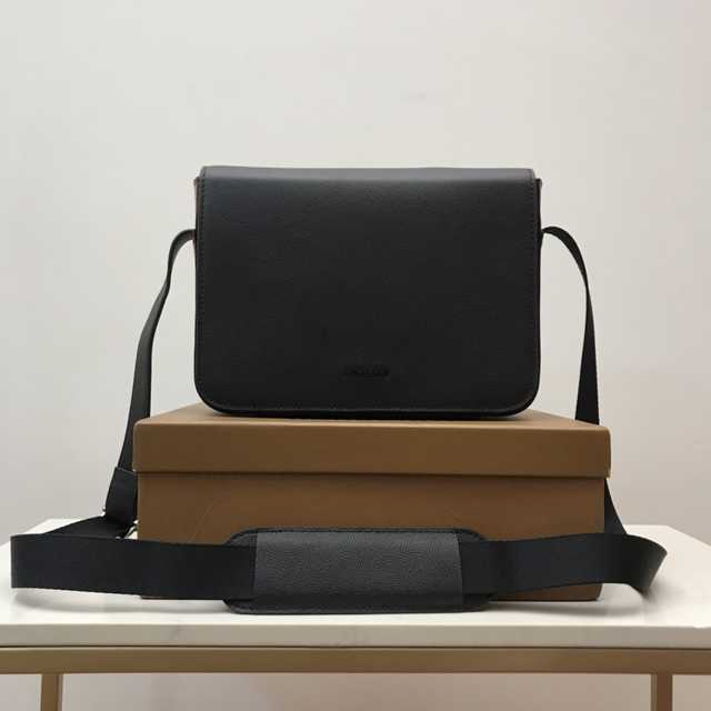 Burberry Messenger 23