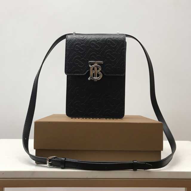 80302211 Burberry Robin 19