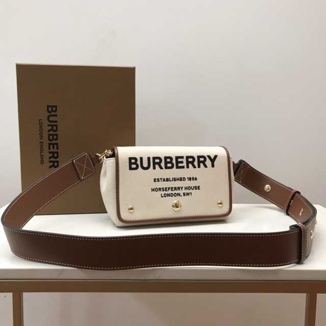80266081 Burberry 18