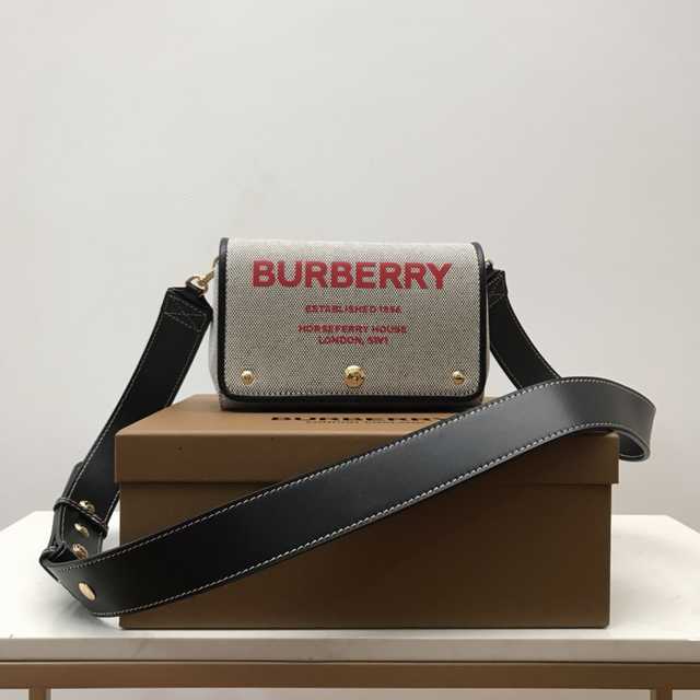 80266081 Burberry 18