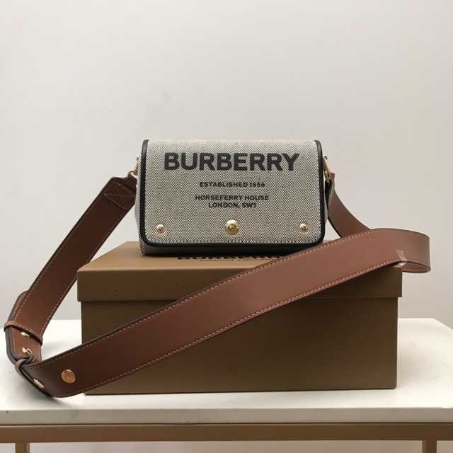 80266081 Burberry 18