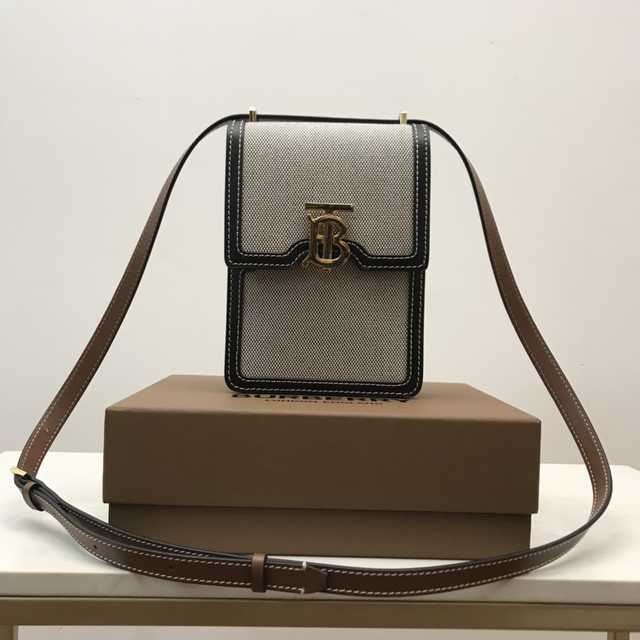 80316491 Burberry Robin 19
