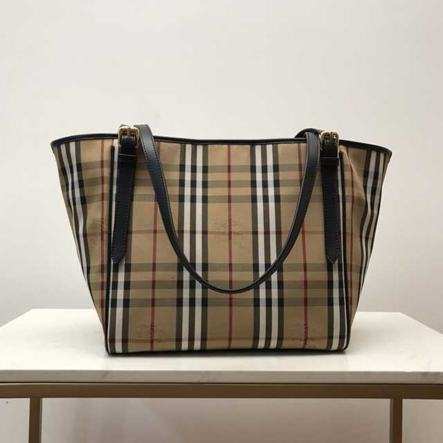 23691 Burberry 28