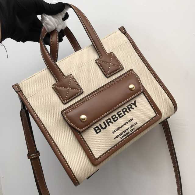 80441431 Burberry 23
