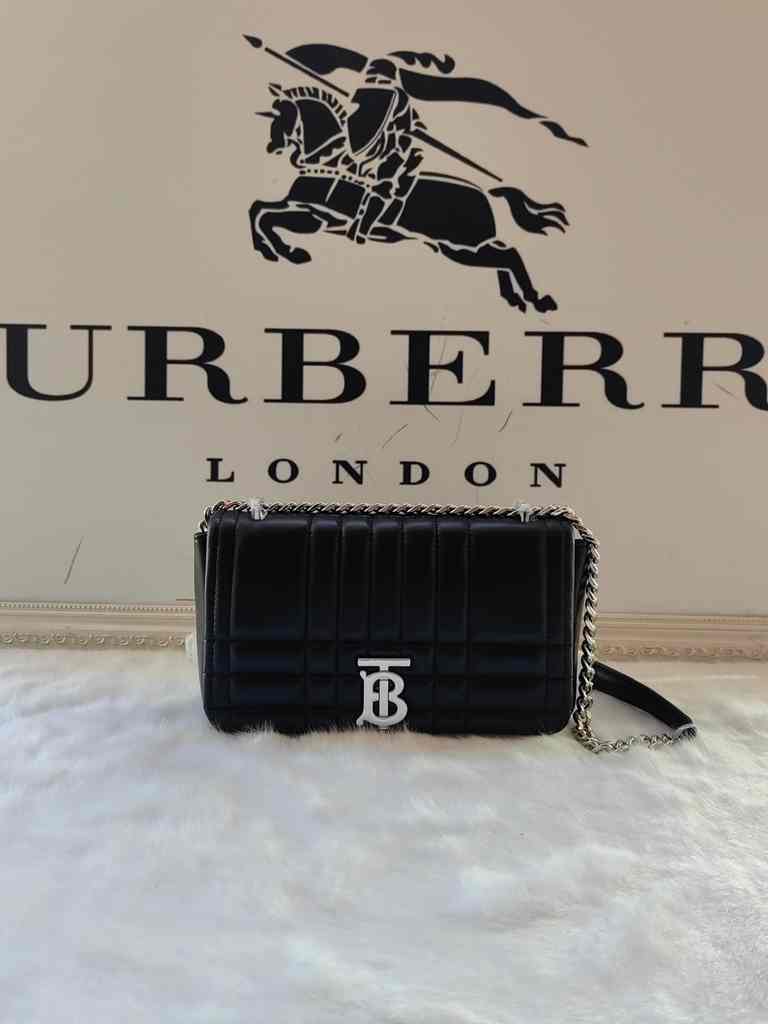 80595101 Lola 23