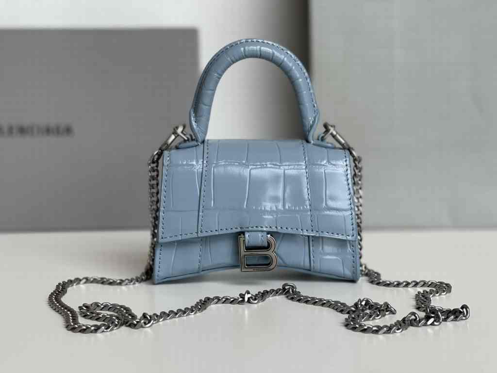 BA169 Hourglass Nano 12 Alligator Texture