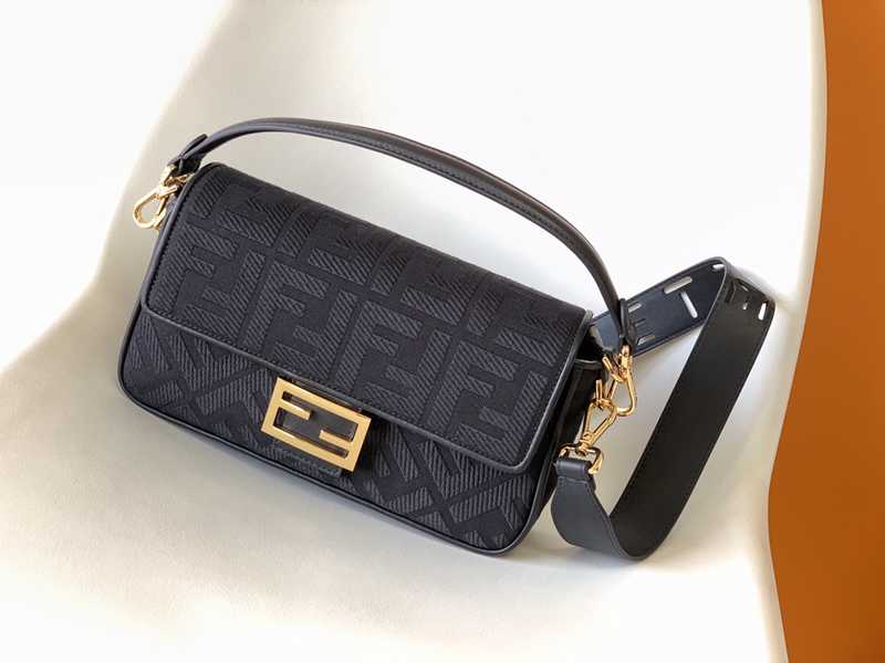 8600 Baguette 27 2023