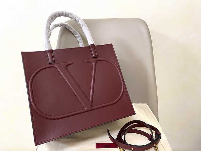 Garavani VLogo 1052 31