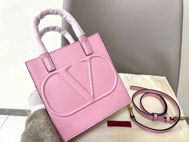 Garavani VLogo 1053 21