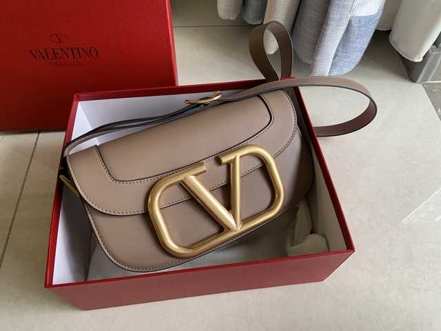 Garavani Maxi 1011L 26 flash