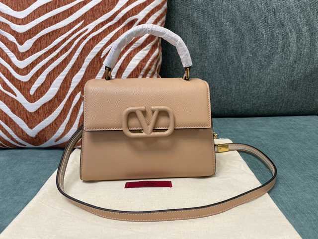 Garavani VSLing 0530 mini 22