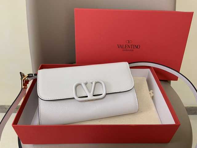 Garavani VSLing 0999 23 Garavani VSLing 0999 23