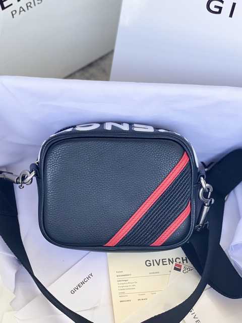 399001 Givenchy 16