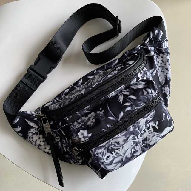 Givenchy Waist Bag 33