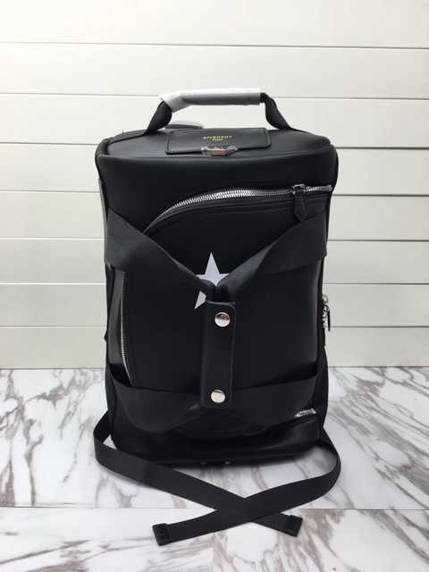 Givenchy Traveling 41